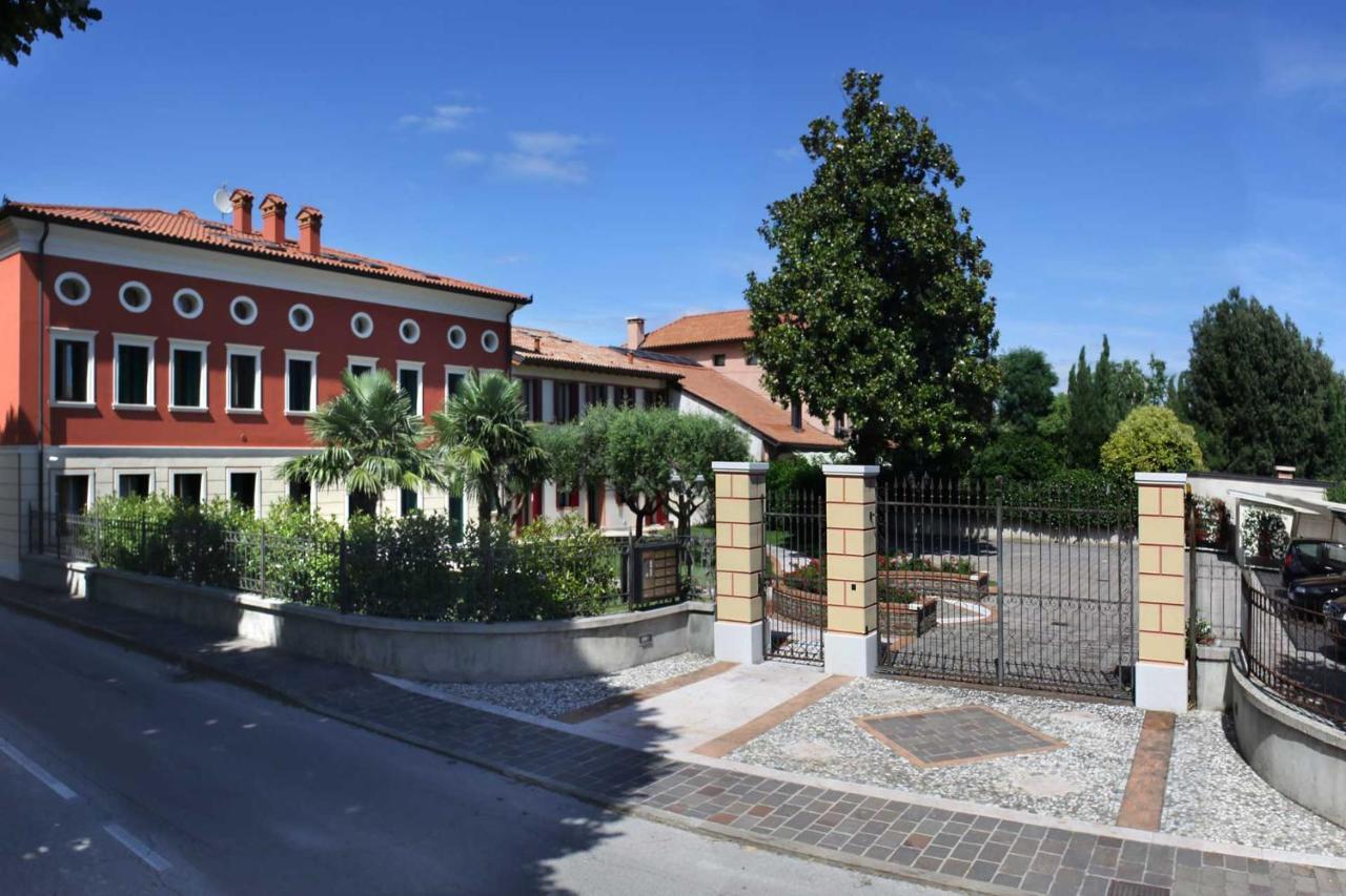 Villa Tiziano Residence Rosà Eksteriør billede